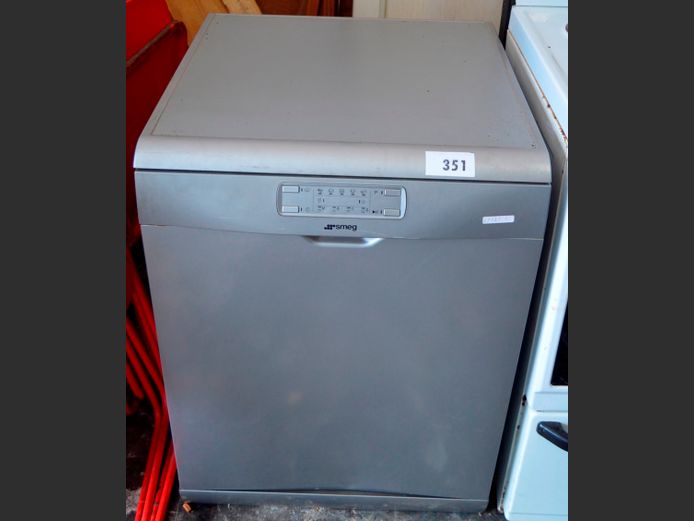 SMEG METALLIC FINISH DISHWASHER [Switches on, untested further]