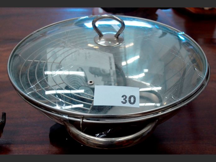 RIVAL STAINLESS STEEL ELECTRIC WOK WITH LID [Faulty]