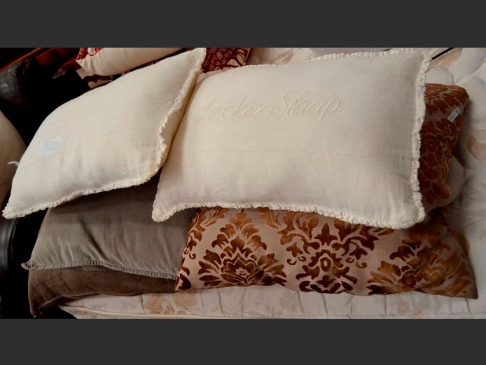 LOT OF 6: SCATTER CUSHIONS