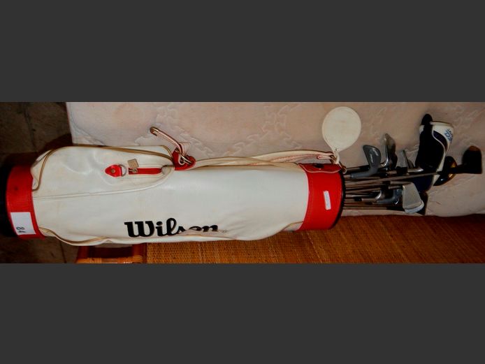 WILSON GOLF BAG WITH 15 CLUBS