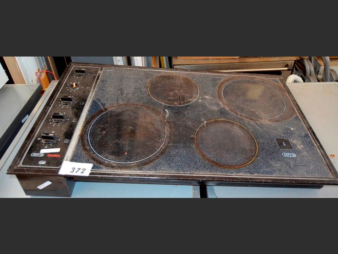 DEFY GEMINI 4-PLATE GLASS HOB, 82 x 49cm [Untested, knob needed]