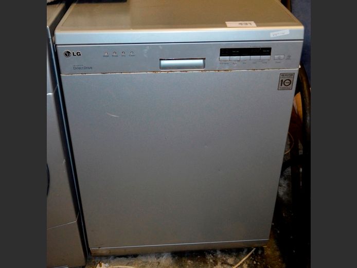 LG DIRECT DRIVE SILVER DISHWASHER [Switches on, untested further, rusty]