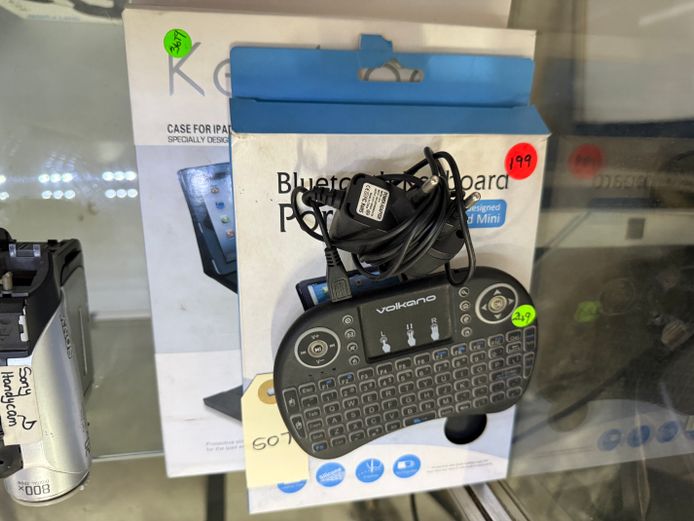 Set of Ipad Keyboards and Smartbox Remote 