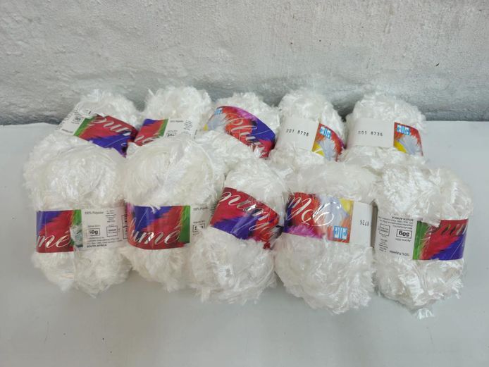 Lot of 10+ Elle Plume Knitting Yarn Balls - White