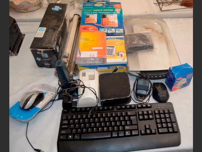 CANON SCANNER, KEYBOARD, CABLE ZIPPER, etc [Untested]