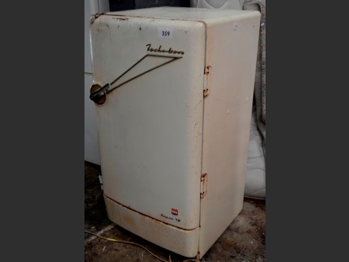 FUCHSWARE SUPER 70 VINTAGE FRIDGE, 60 x 60 x 120cm [getting cold, some rust]