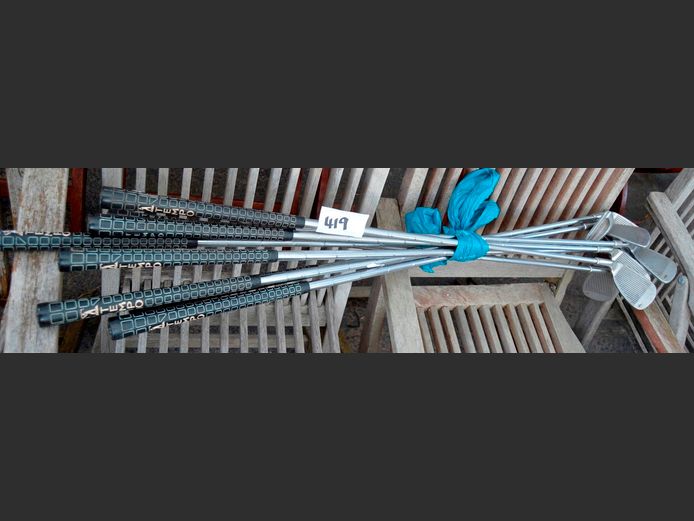 LOT: 9 x  ARIZONA GOLF CLUBS