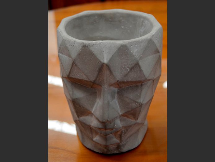 PRICE & SONS CONCRETE "FACE" PLANTER, 17 x 15 x 18.5cm