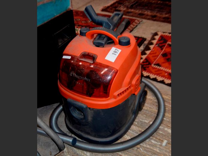 ELECTROLUX FLEXIO VACUUM CLEANER [Dead]
