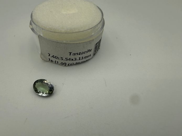 1.00 ct Tanzanite - 7.40x5.54x3.11mm