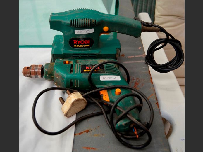 SET RYOBI HANDYLINE DRILL & SANDER [Switch on, untested further]