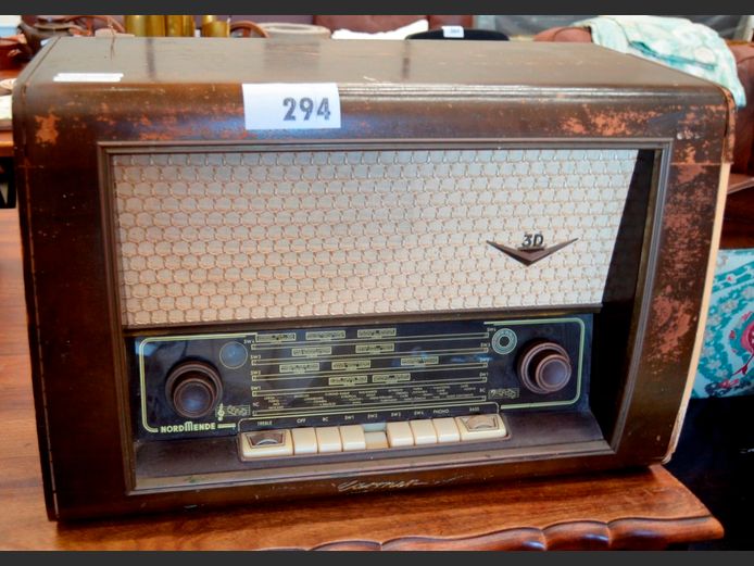 CARMEN VINTAGE RADIO, 56 x 26.5 x 37.5cm [Condition unknown, in need of restoration]