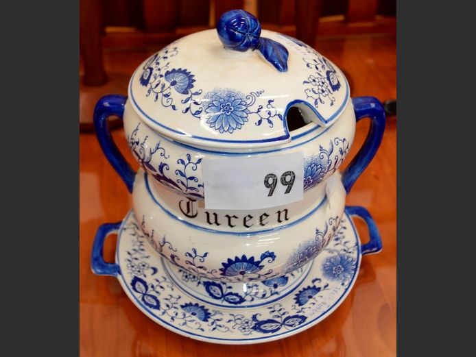 ORION BLUE SOUP TUREEN WITH MATCHING PLATE, 25cm High