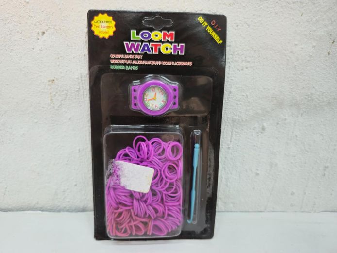 Loom Watch DIY Craft Kit with Purple Rubber Bands