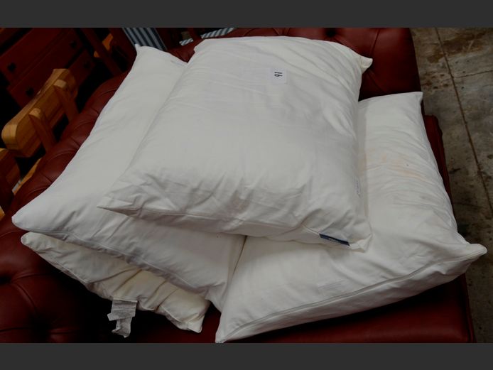 LOT: 3 x SERTA STANDARD PILLOWS & ANOTHER
