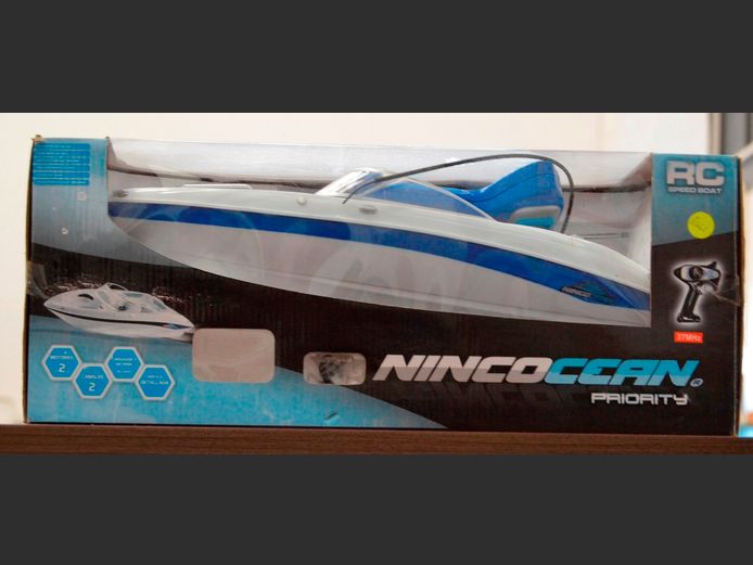 REMOTE CONTROLLED SPEED BOAT [Untested]