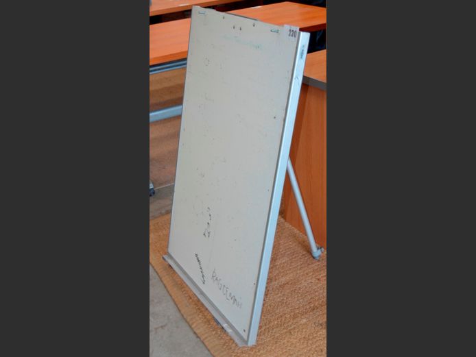 PARROT FLIPCHART/WHITEBOARD