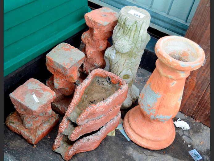 CONCRETE GARDEN WATER FEATURE & 2 x STANDS