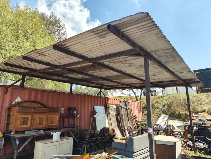 STEEL ROOF STRUCTURE