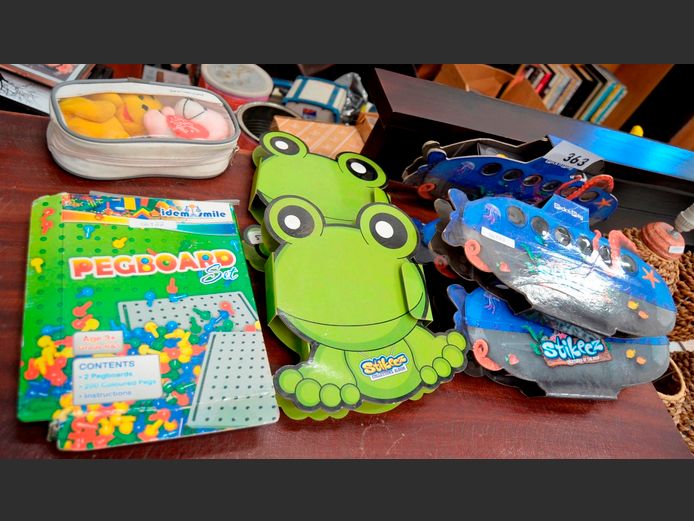 COLLECTION STIKEEZ, PEGBOARD, etc