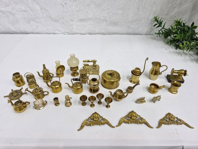 Collection of Vintage Miniature Brass Novelties & Collectibles
