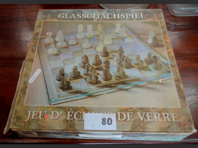 GLASS CHESS SET