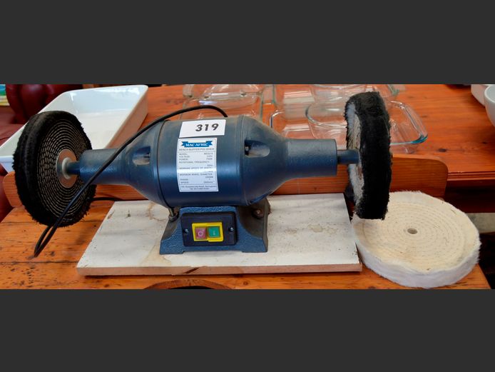 MACAFRIC BENCH BUFFER POLISHER WITH POLISH PADS [Switches on, untested further]