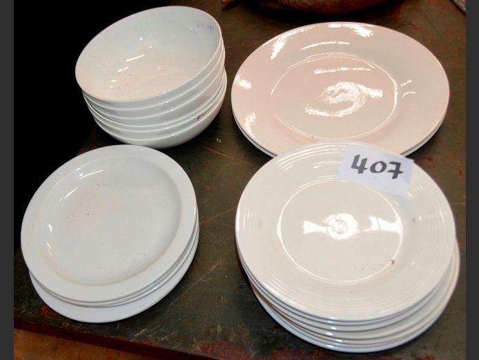 LOT: ALEX LIDDY & OTHERS PLATES & BOWLS