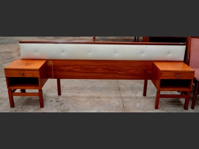 MID-CENTURY KIAAT QUEEN SIZE HEADBOARD WITH PAIR SINGLE DRAWER PEDESTALS ATTACHED