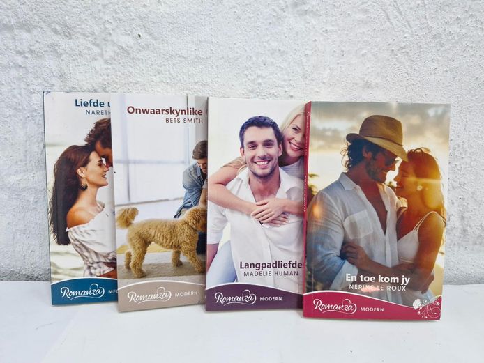 Set of 4 Romanza Modern Afrikaans Story Books