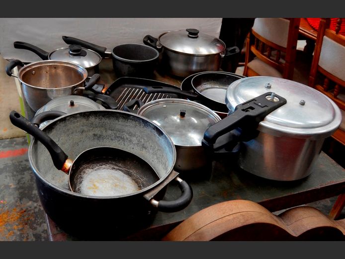 PRESSURE COOKER, POTS, PANS, etc