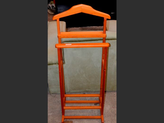 OREGON PINE DUMB VALET, 47 x 33 x 112cm