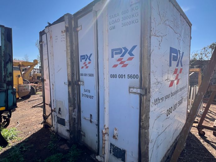 2x Mini Containers (3m X 1.4m)