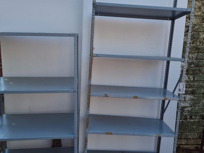 2 X BOLT AND NUT SHELVING
