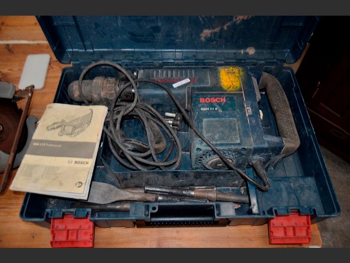 BOSCH GSH11E JACK HAMMER [Switches on]