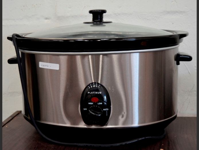 PLATINUM 6.5 LITRE SLOW COOKER [Switches on, untested further]