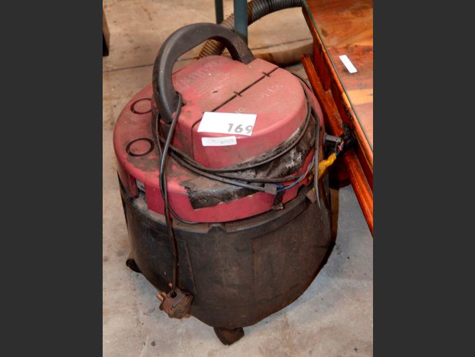 ELECTROLUX WET & DRY VACUUM CLEANER [Untested, Damaged]