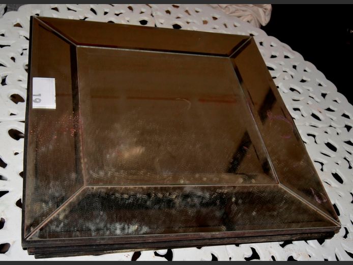 SET OF 3 BEVELLED WALL MIRRORS, 50 x 50cm [Water damaged] [#: 422545813]