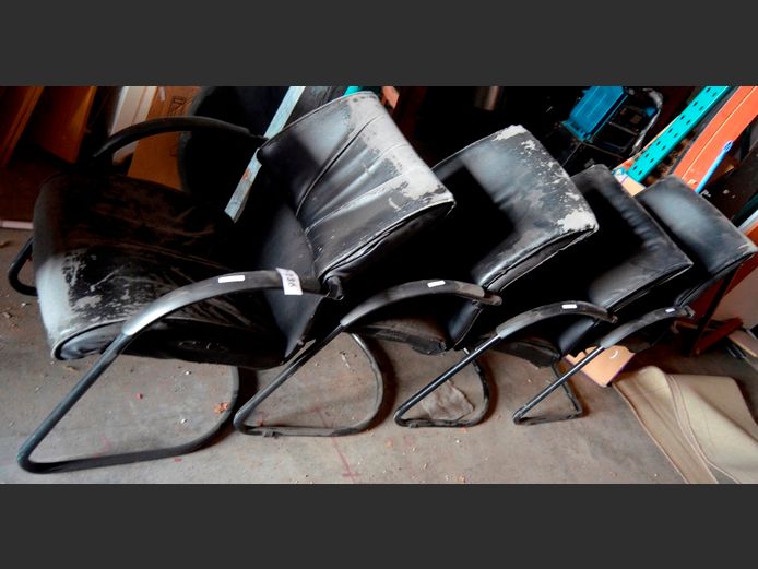 SET OF 4 BLACK SLEIGH BASE VISITOR'S CHAIRS [Peeling]