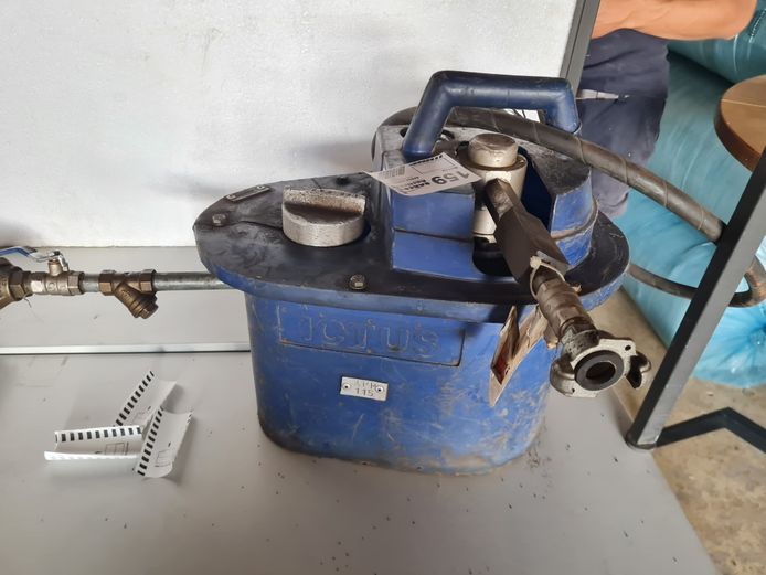 AIR TEST PUMP