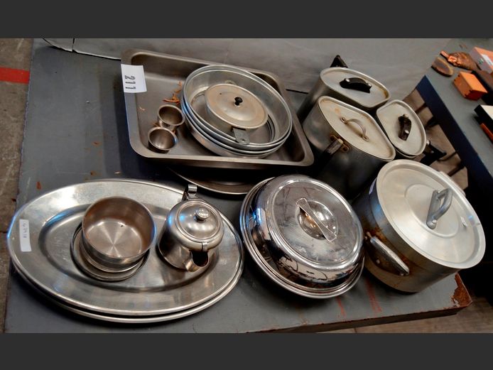ALUMINIUM POT WITH LID, STAINLESS STEEL TRAYS, STAINLESS STEEL OVEN DISH, etc