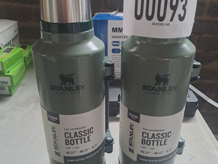 LOT OF 2 STANLEY LEGENDARY CLASSIC 1.9L FLASKS 