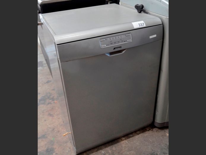 SMEG METALLIC FINISH DISHWASHER [Switches on, untested further]