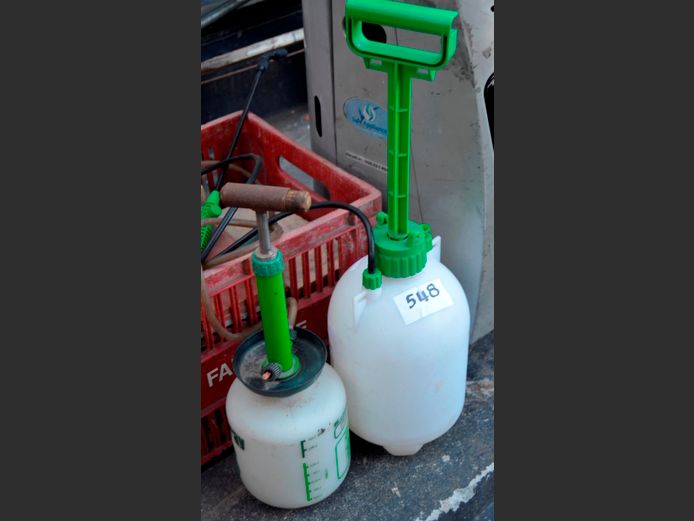 LOT: 2 x PUMP PRESSURE SPRAYERS