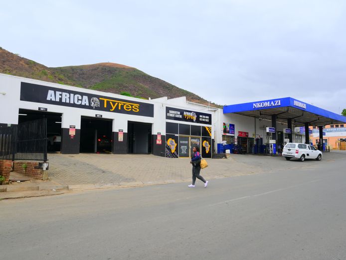 WHITE SITE & RETAIL PROPERTY IN BARBERTON