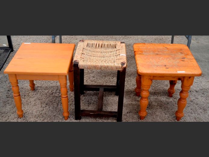 LOT OF 3 SIDE TABLES: OAK, PINE & ANOTHER, 39 x 39 x 41cm, 34 x 34 x 47cm & 40 x 40 x 44cm [In need of some love]
