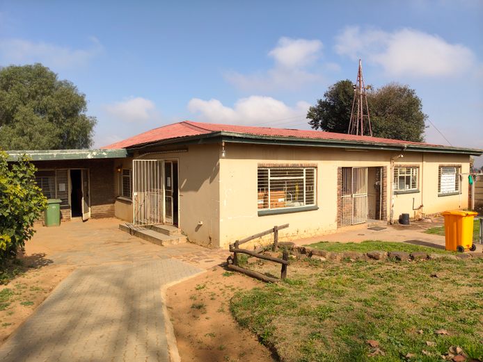 MAIN DWELLING