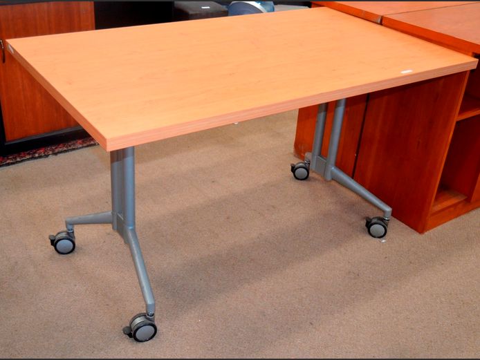 CHERRY FOIL TOP DESK ON CASTORS, 135 x 75 x 75cm