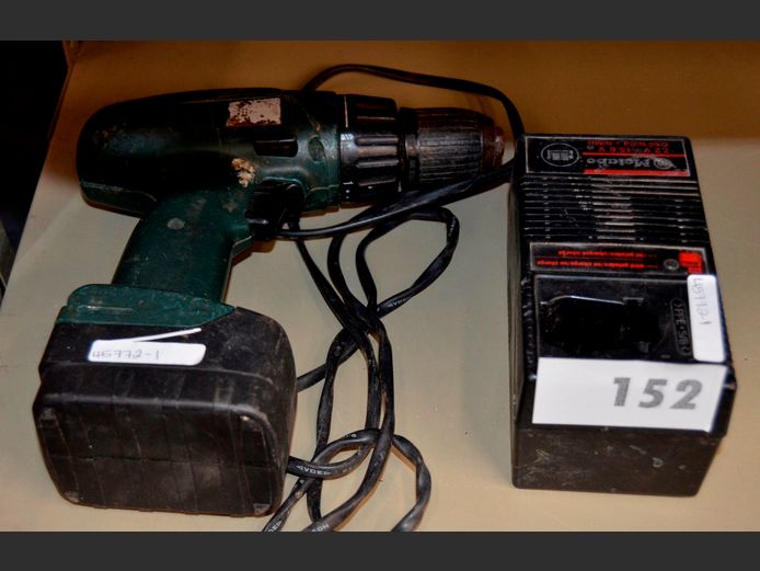 METABO CORDLESS DRILL [Switches on, untested further]