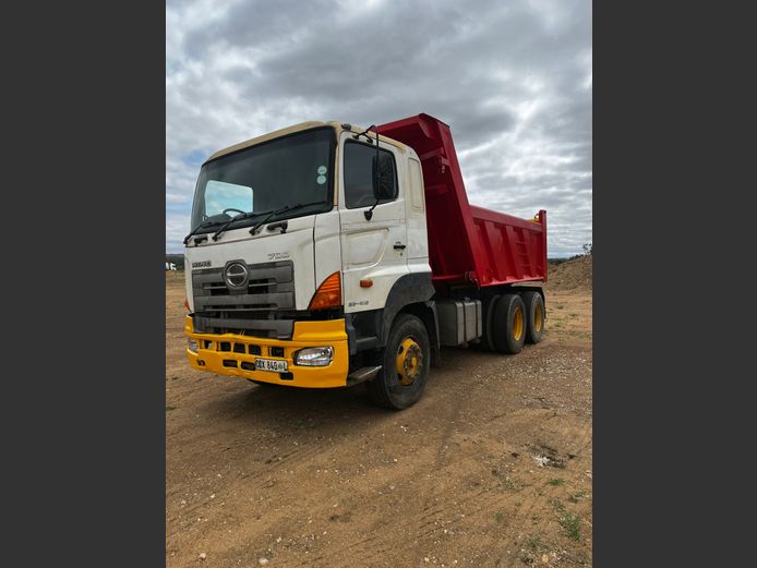 Toyota Hino 700 (10c) Tipper
